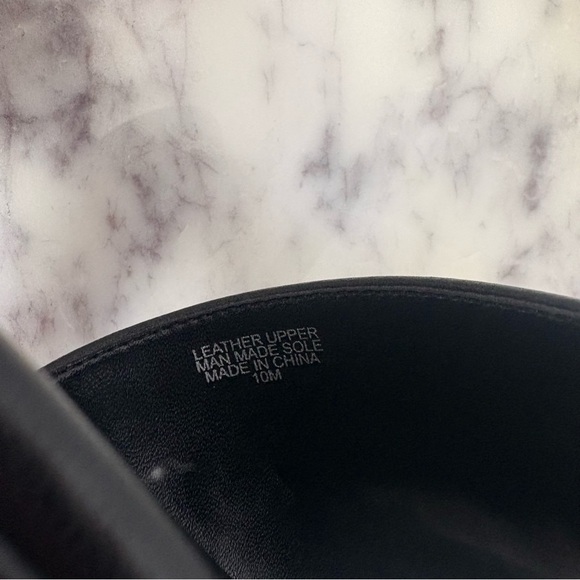 Ann Taylor Black Leather Slide Sandals Gold Chain Detail Size 10M - Picture 12 of 14